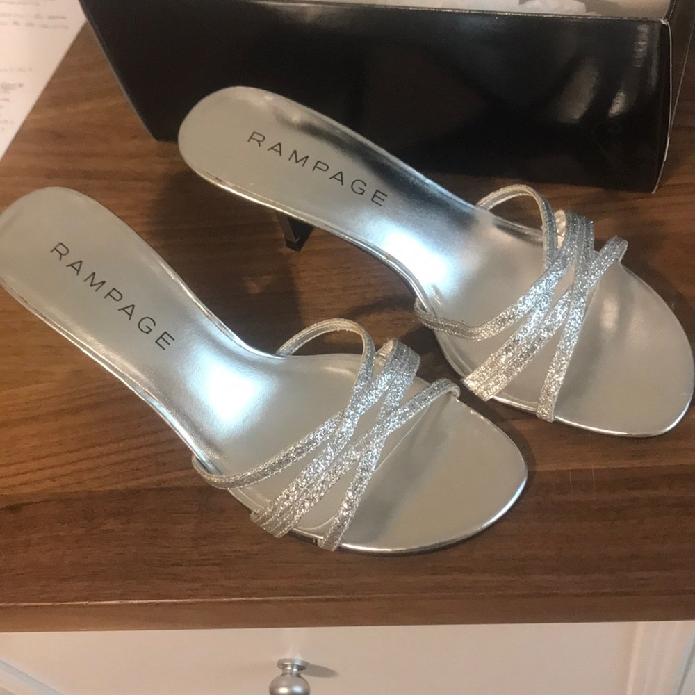 Heels - Picture 3 of 5